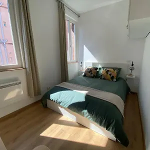 https://le-petit-minimes-au-bord-du-canal-du-midi.midi-pyreneeshotels.com