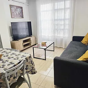 https://sunlit-apartment-heart-of-malaga-with-free-parking.es-andalucia.com
